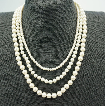 Collier De Perles Blanches En Verre – Style Vintage Et élégant | Occasion En Excellent état